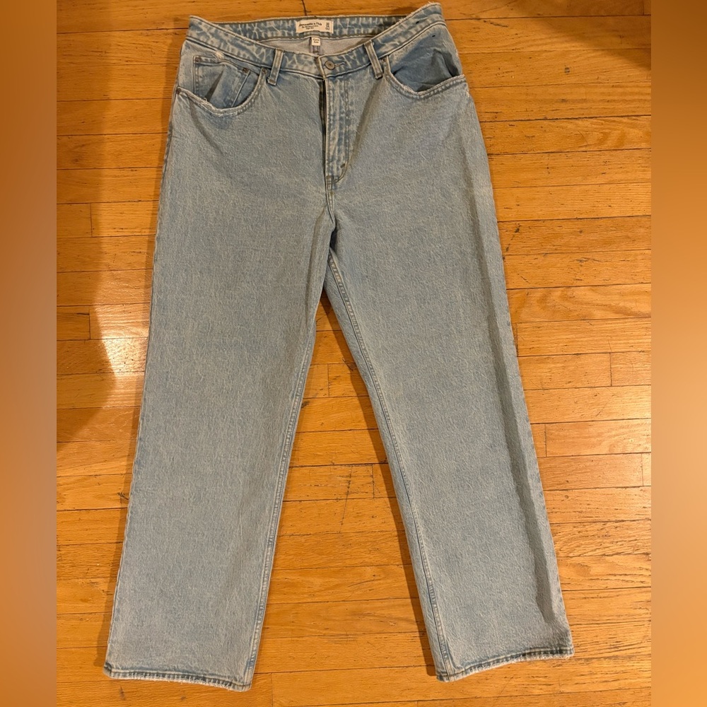 Abercrombie 90’s relaxed jean